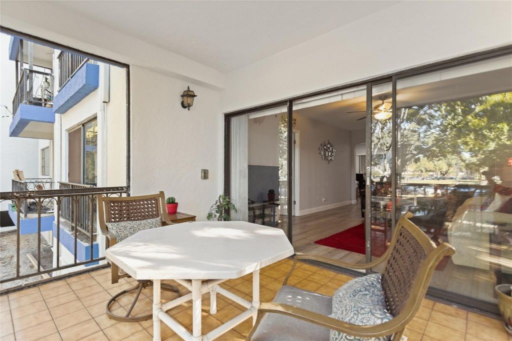 6060 S Falls Circle Drive, Unit 218, Lauderhill, FL 33319 Photo