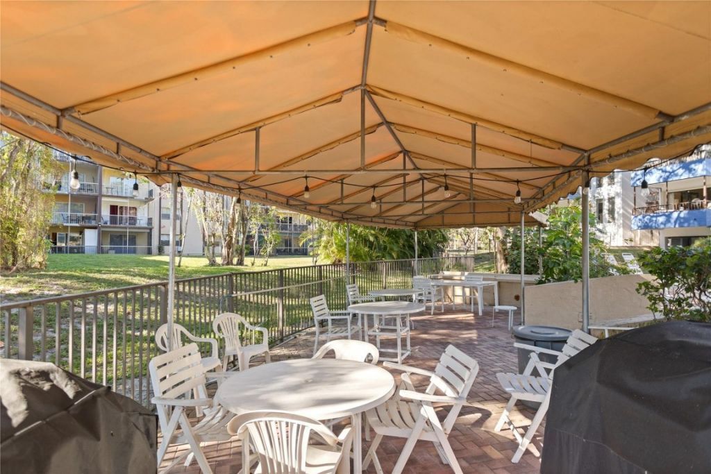 6060 S Falls Circle Drive, Unit 218, Lauderhill, FL 33319 Photo