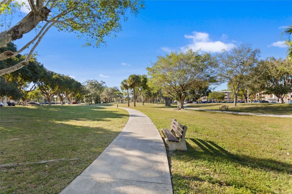 6060 S Falls Circle Drive, Unit 218, Lauderhill, FL 33319 Photo