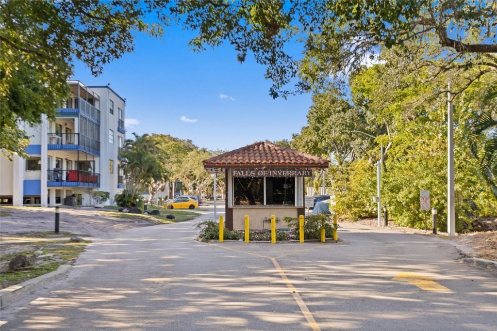 6060 S Falls Circle Drive, Unit 218, Lauderhill, FL 33319 Photo