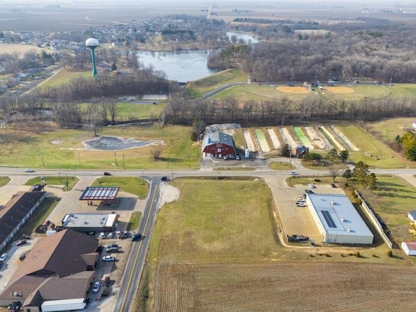 101 - 107 4-H PARK Road, Eureka, IL 61530