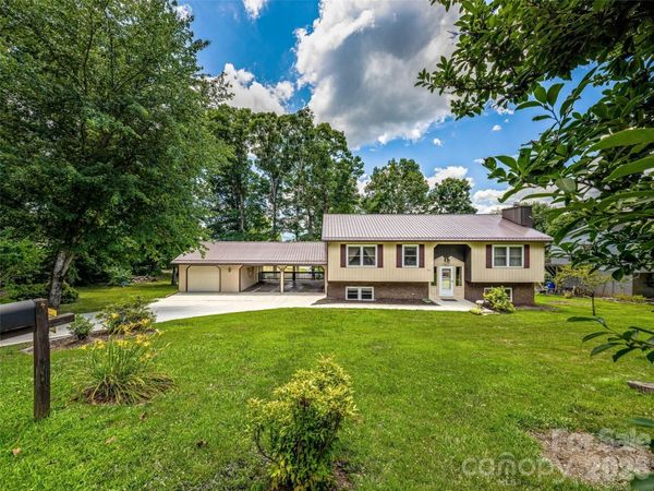 29 Tall Oaks Road, Candler, NC 28715