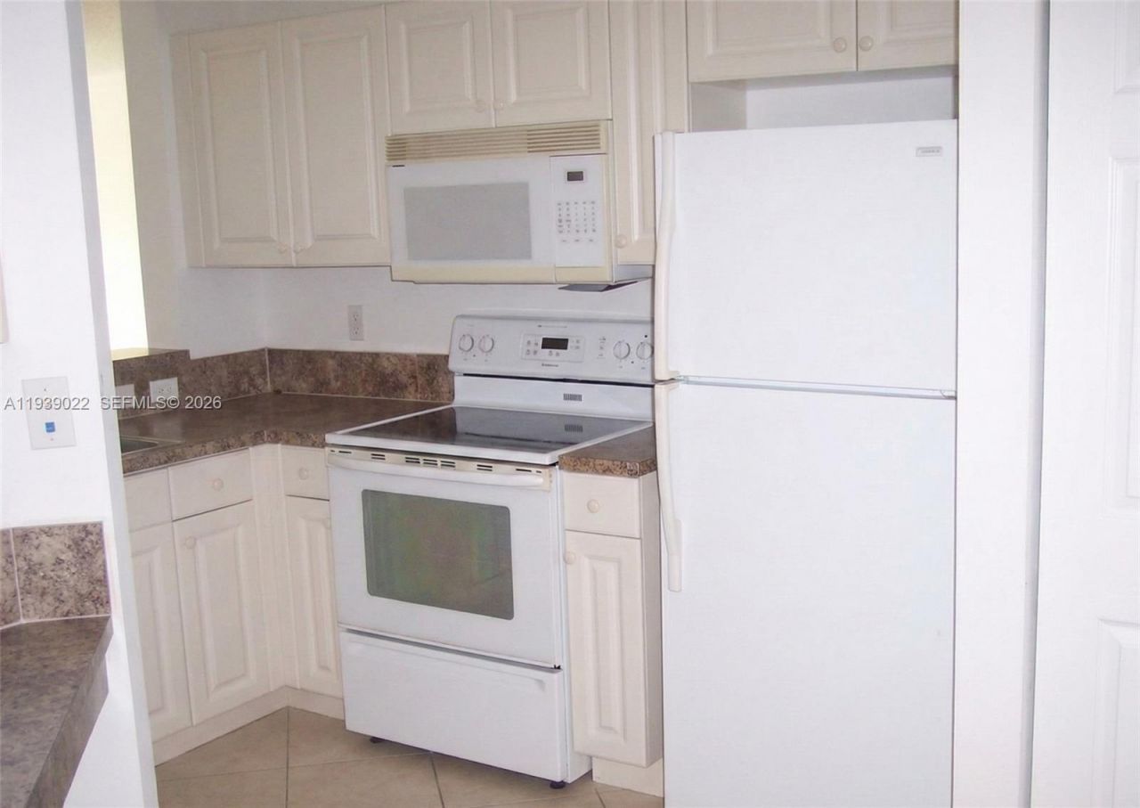 1942 Alamanda Way , Riviera Beach, FL 33404 Photo