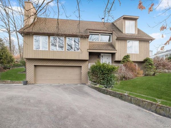 712 Linda Avenue, Thornwood, NY 10594