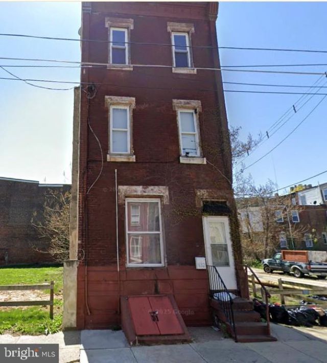 632 W Cumberland Street, Philadelphia, PA 19133 Main Photo