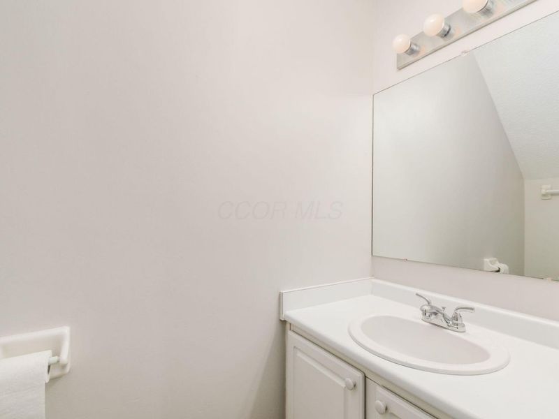 1842 Bashan Drive, Unit 75F, Columbus, OH 43228 Photo 14