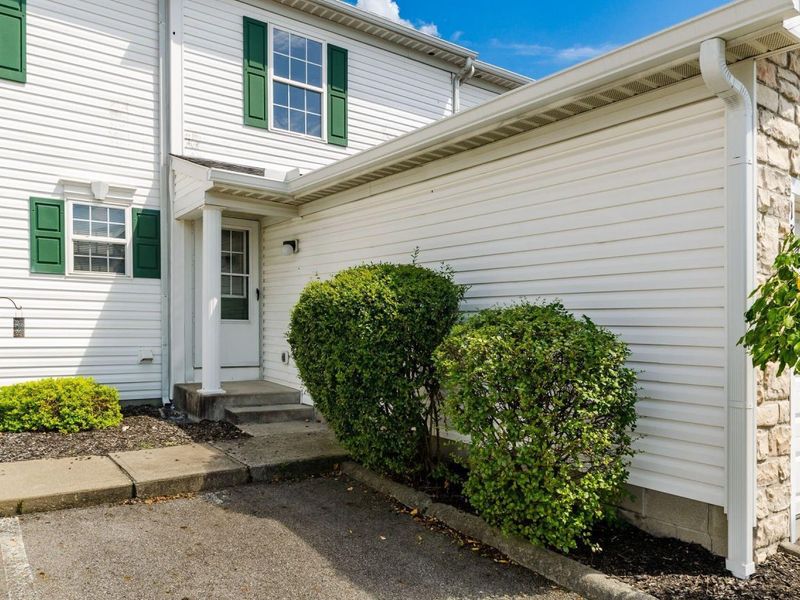 1842 Bashan Drive, Unit 75F, Columbus, OH 43228 Photo 2