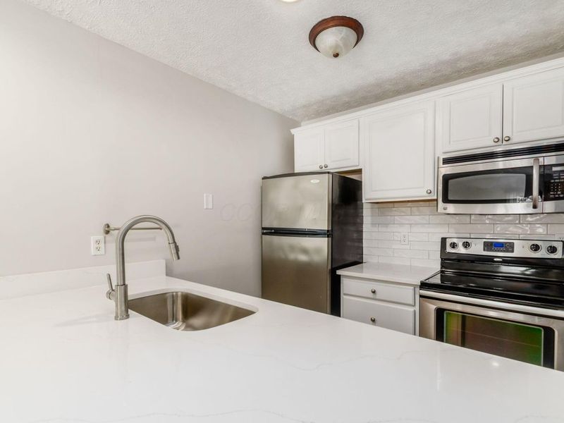 1842 Bashan Drive, Unit 75F, Columbus, OH 43228 Photo 8