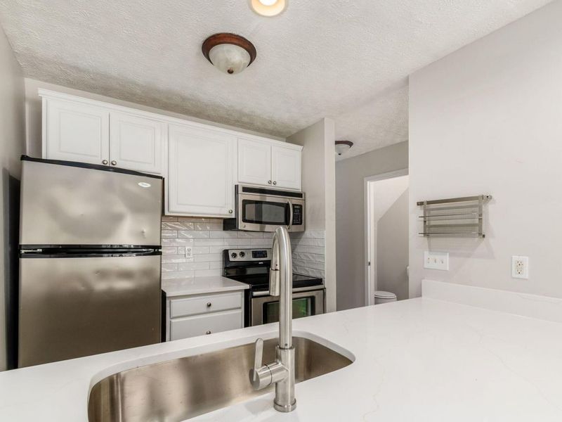 1842 Bashan Drive, Unit 75F, Columbus, OH 43228 Photo 9