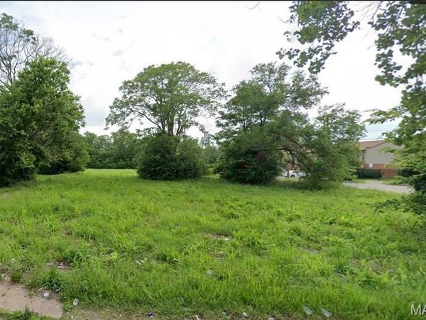 1027 Bond Avenue, East St Louis, IL 62201