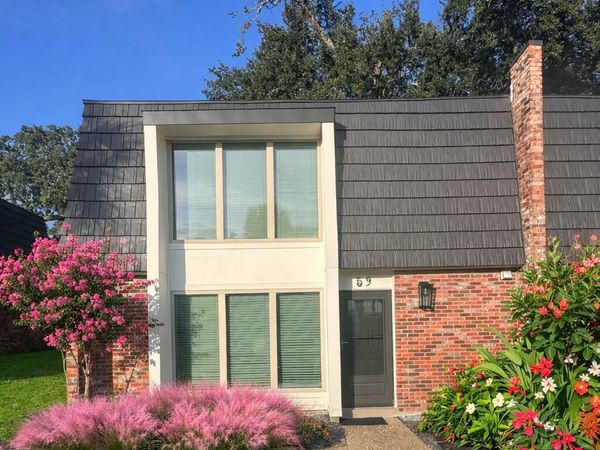 527 Front Beach Drive, Ocean Springs, MS 39564