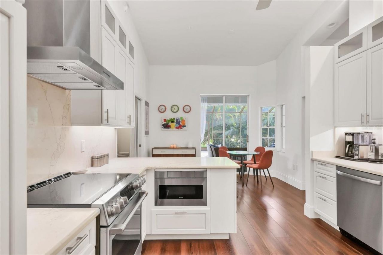 4305 Highland Oaks Circle, Sarasota, FL 34235 Photo