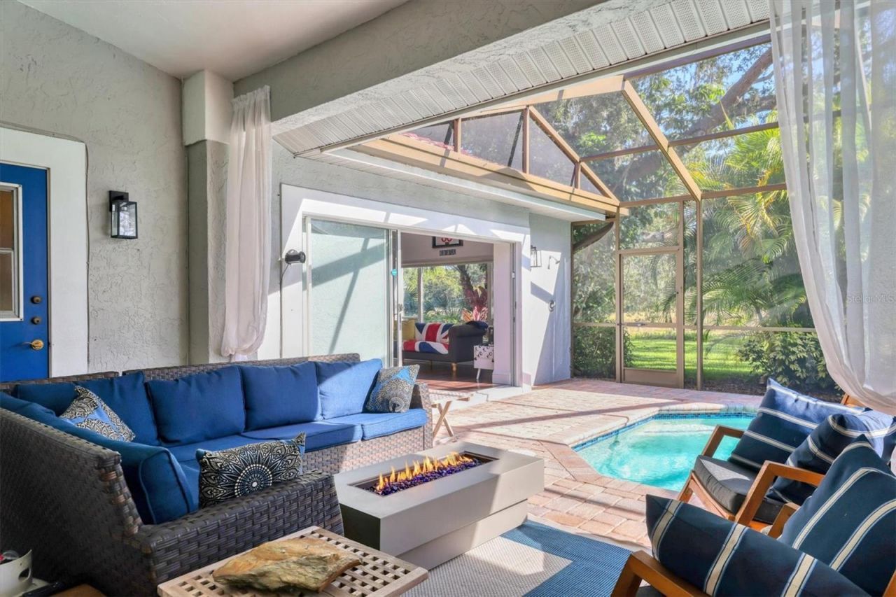 4305 Highland Oaks Circle, Sarasota, FL 34235 Photo