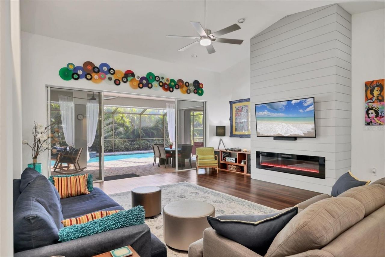 4305 Highland Oaks Circle, Sarasota, FL 34235 Photo