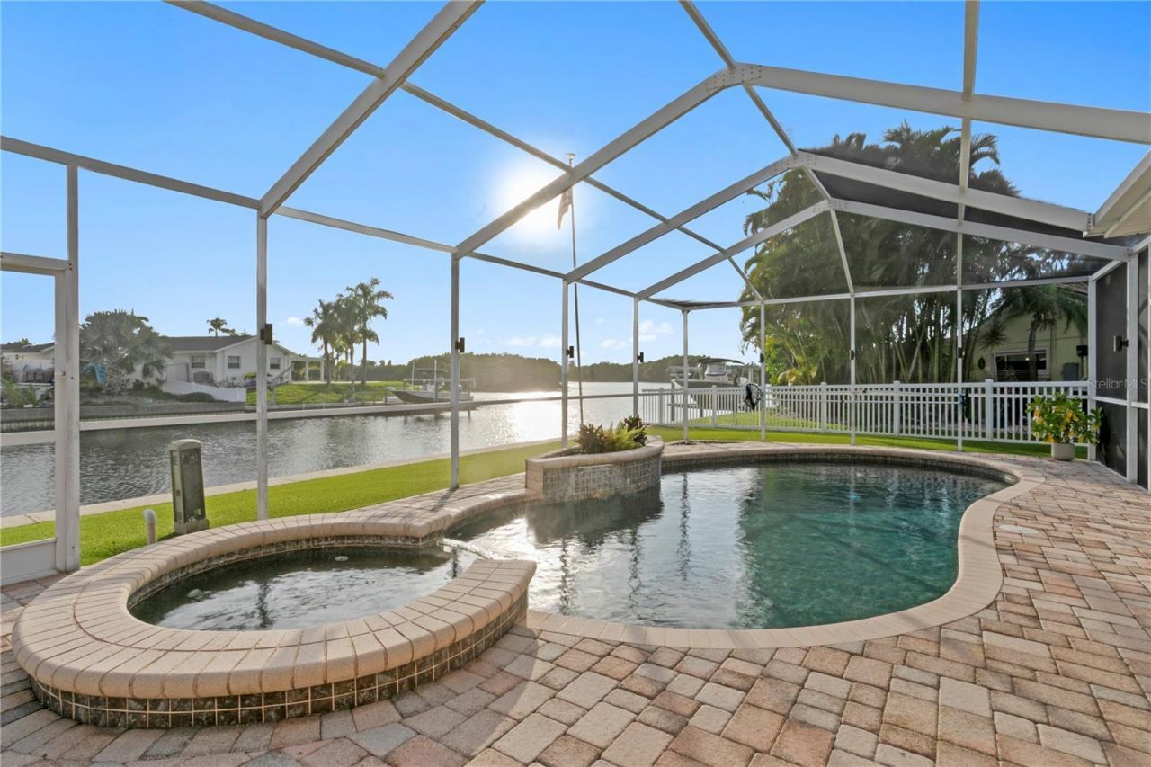 1320 52nd Avenue Ne, Saint Petersburg, FL 33703 Photo