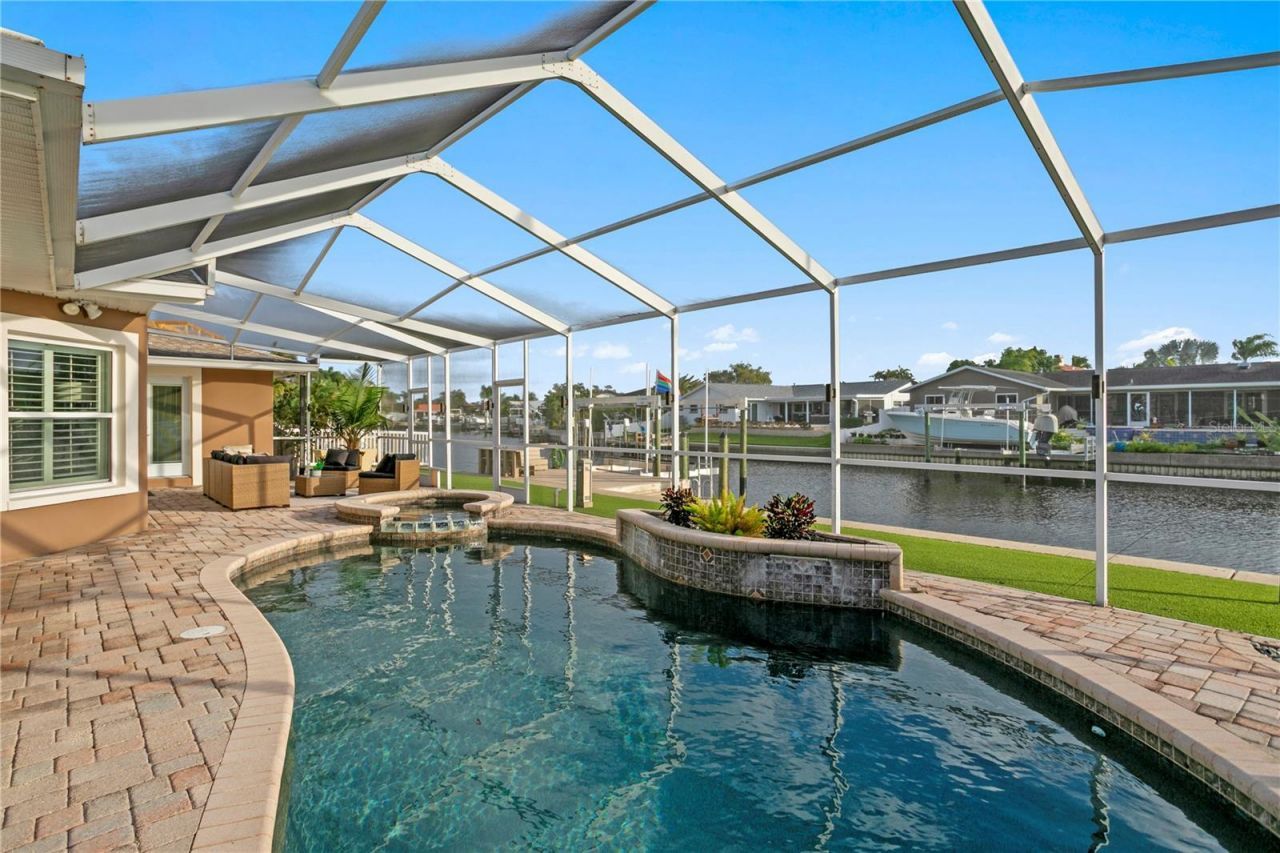 1320 52nd Avenue Ne, Saint Petersburg, FL 33703 Photo