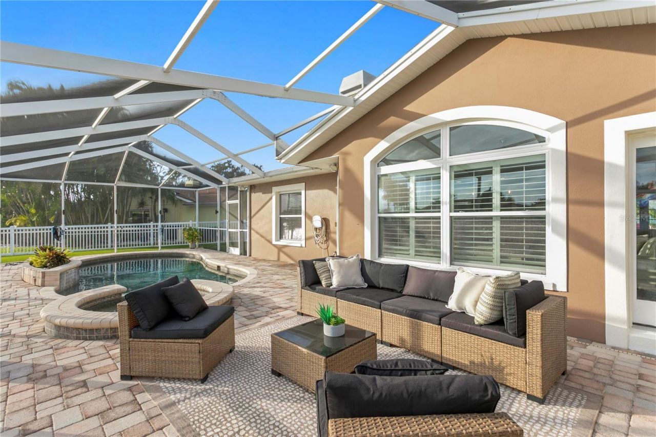 1320 52nd Avenue Ne, Saint Petersburg, FL 33703 Photo