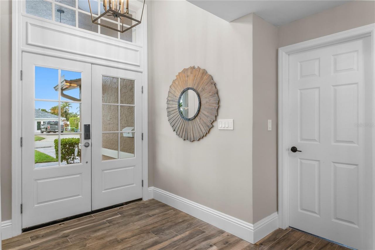 1320 52nd Avenue Ne, Saint Petersburg, FL 33703 Photo