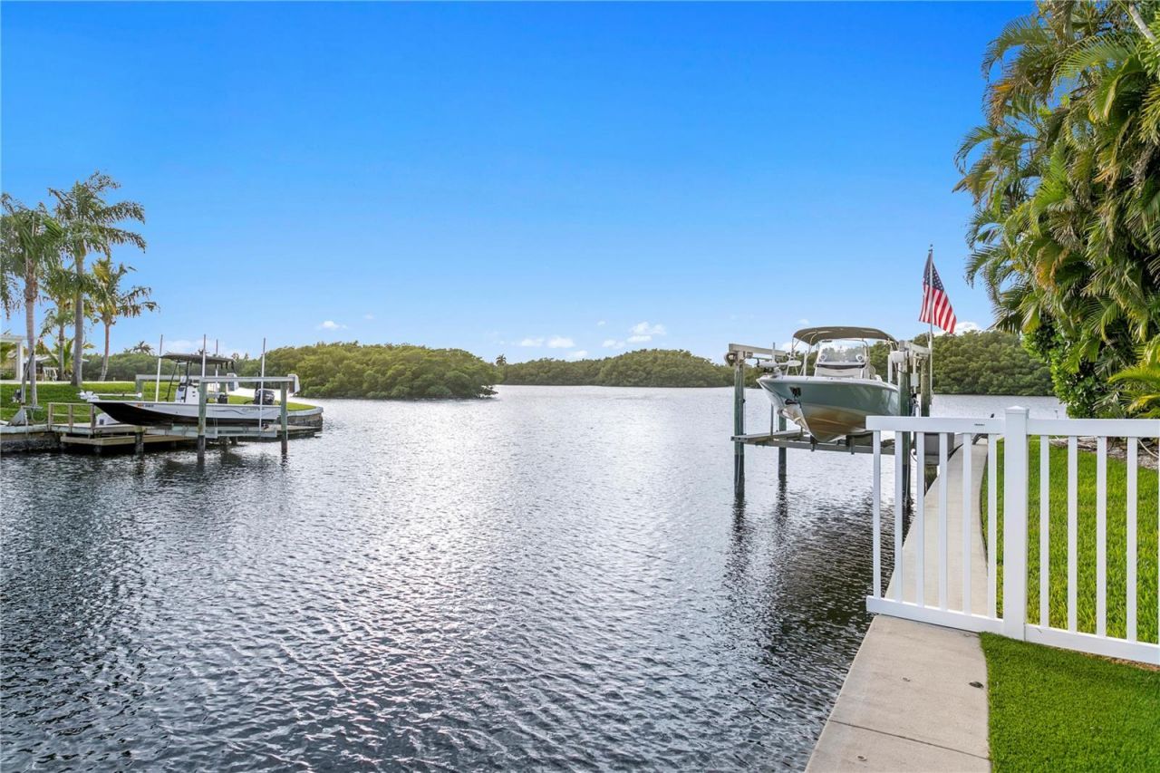 1320 52nd Avenue Ne, Saint Petersburg, FL 33703 Photo