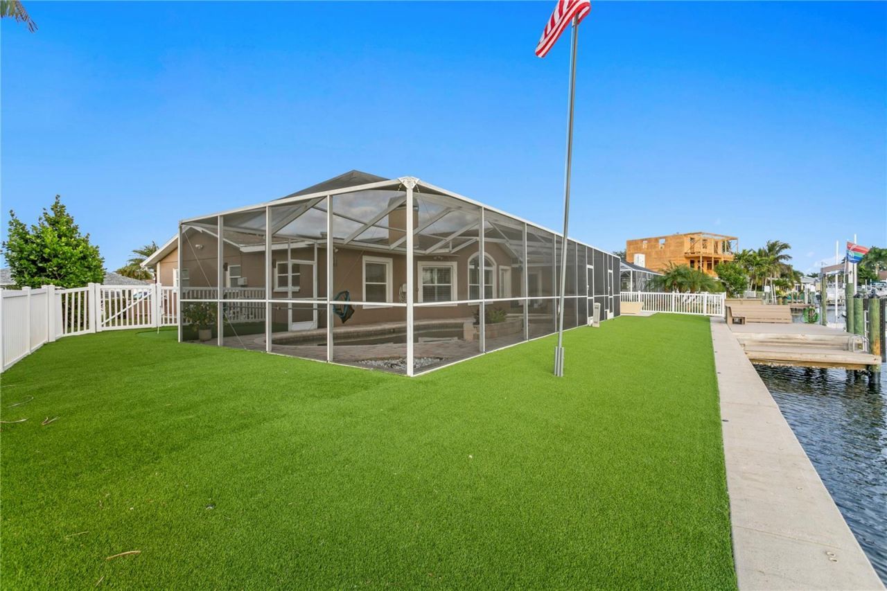 1320 52nd Avenue Ne, Saint Petersburg, FL 33703 Photo