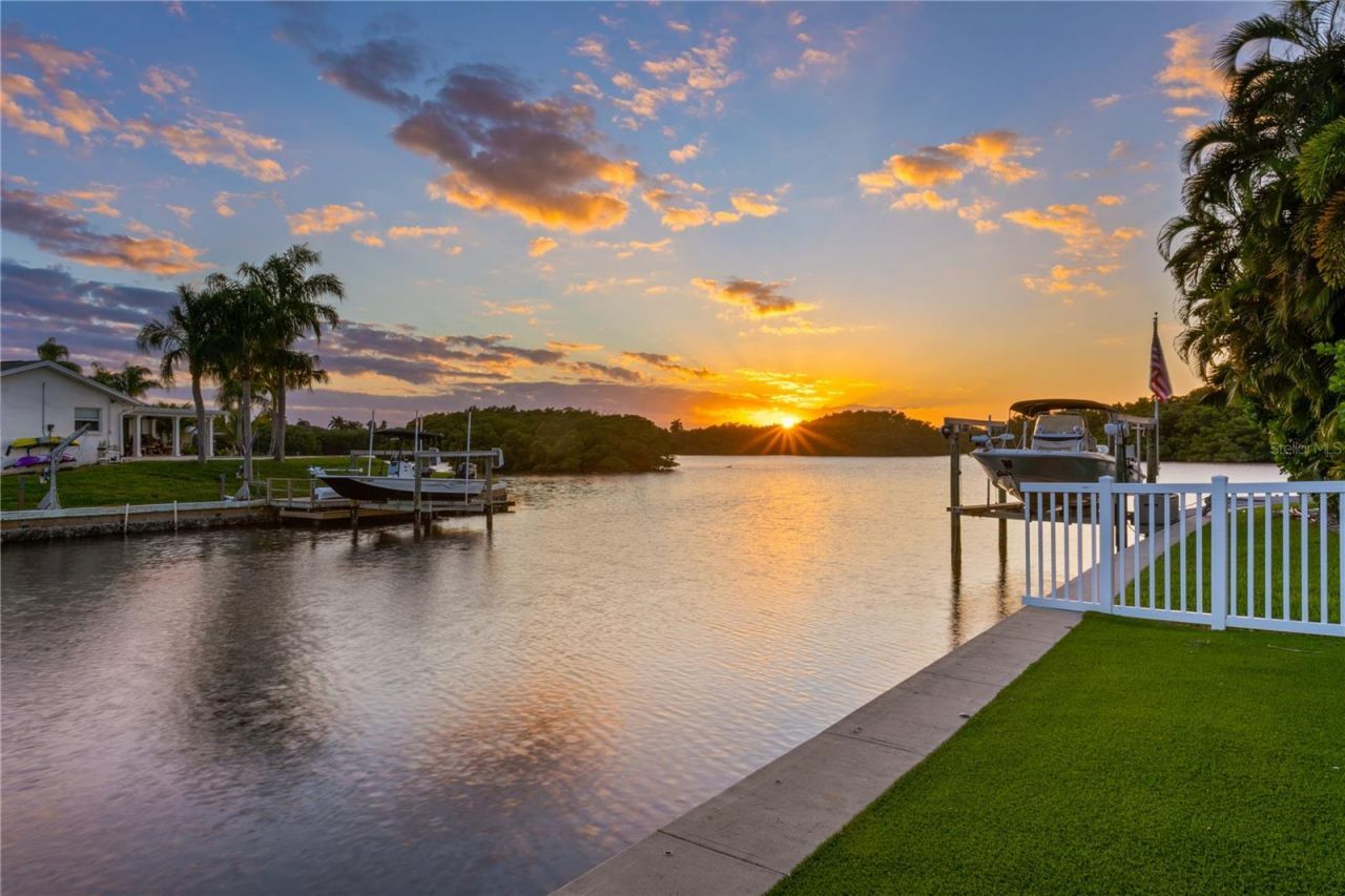 1320 52nd Avenue Ne, Saint Petersburg, FL 33703 Photo