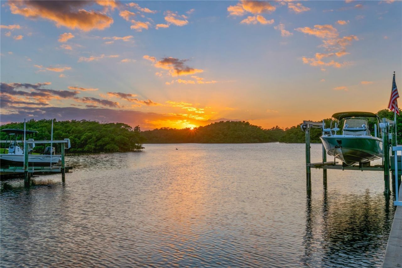 1320 52nd Avenue Ne, Saint Petersburg, FL 33703 Photo