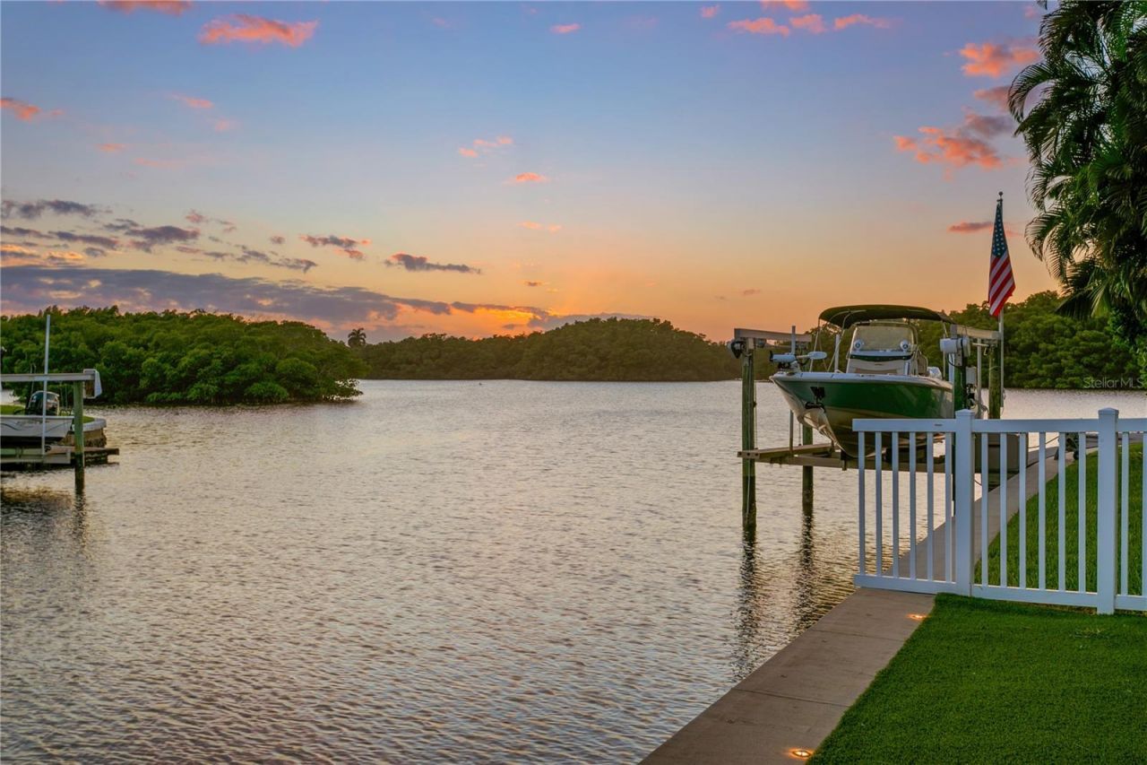 1320 52nd Avenue Ne, Saint Petersburg, FL 33703 Photo