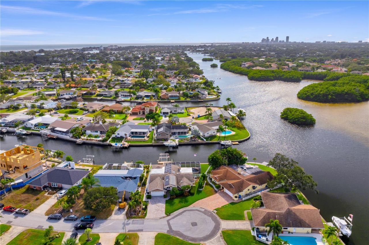 1320 52nd Avenue Ne, Saint Petersburg, FL 33703 Photo