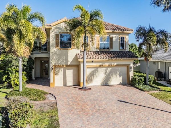 8685 BAYOU WAY N, PINELLAS PARK, FL 33782