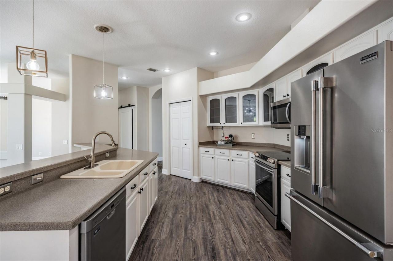 8685 Bayou Way N, Pinellas Park, FL 33782 Photo