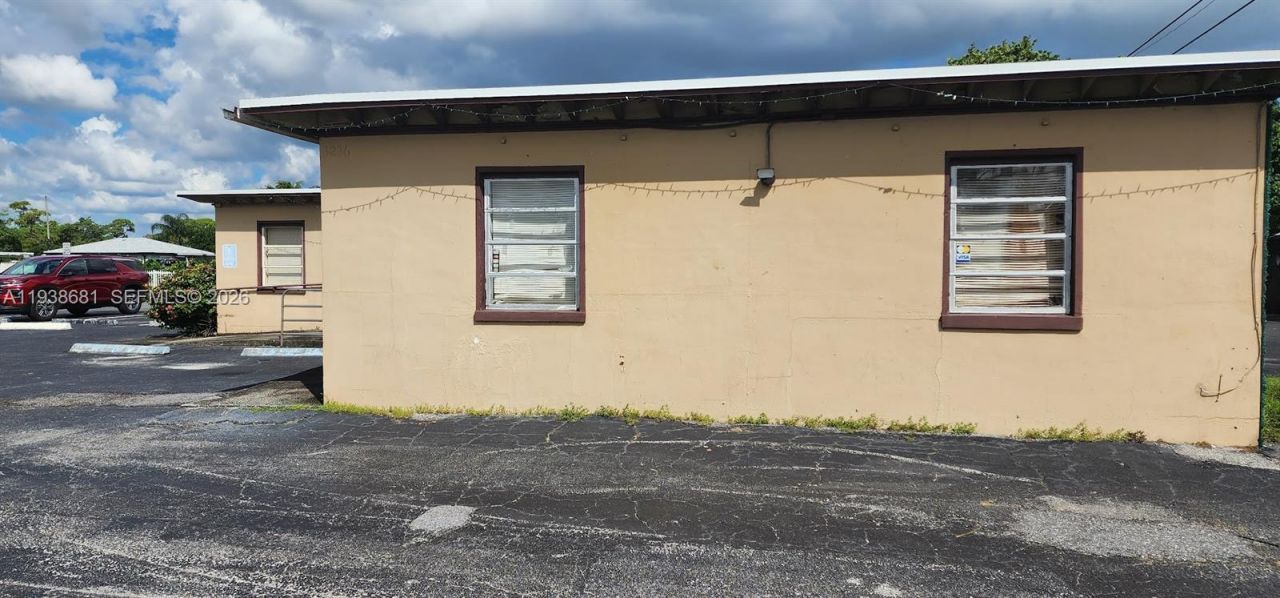 3801 N 10th Ave N, Palm Springs, FL 33461 Photo