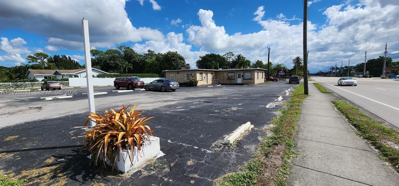 3801 N 10th Ave N, Palm Springs, FL 33461 Photo