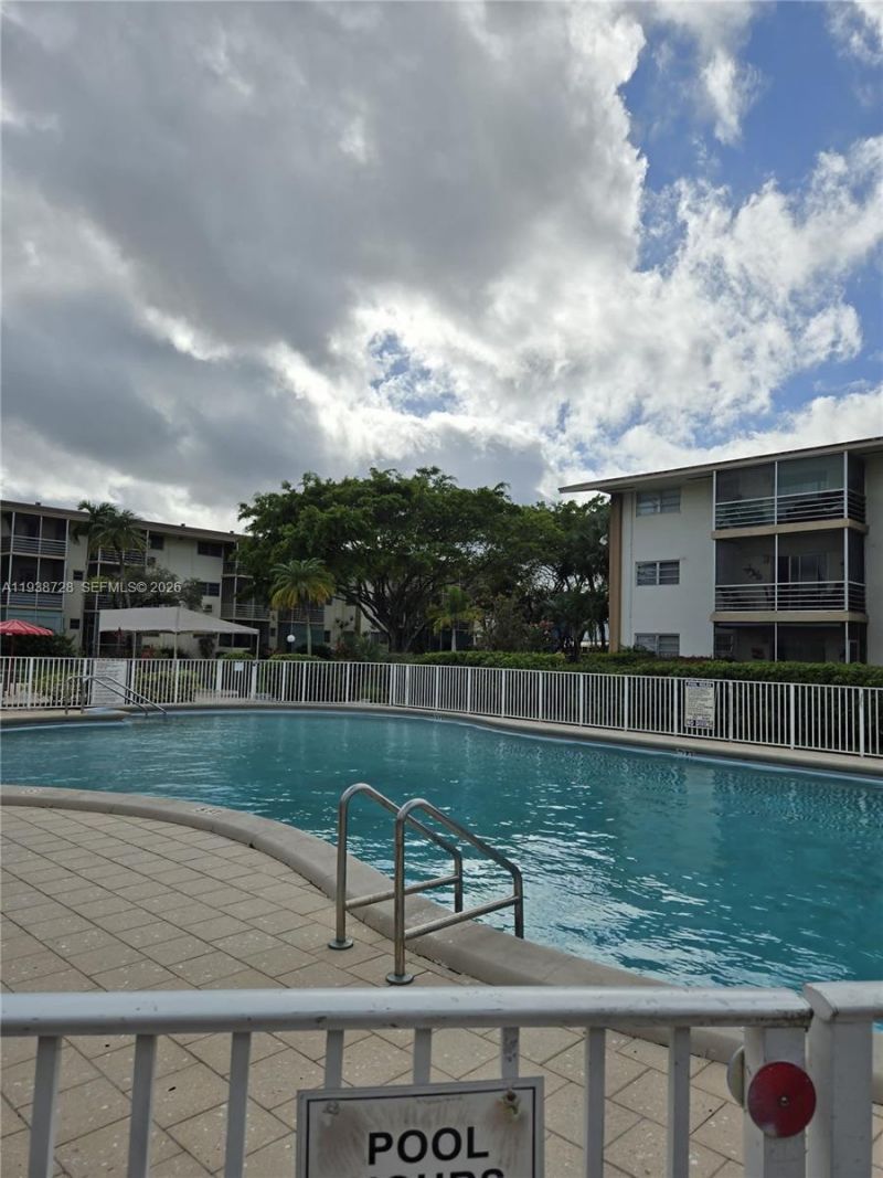 16801 NE 13th Ave, Unit 210, Miami, FL 33162 Photo