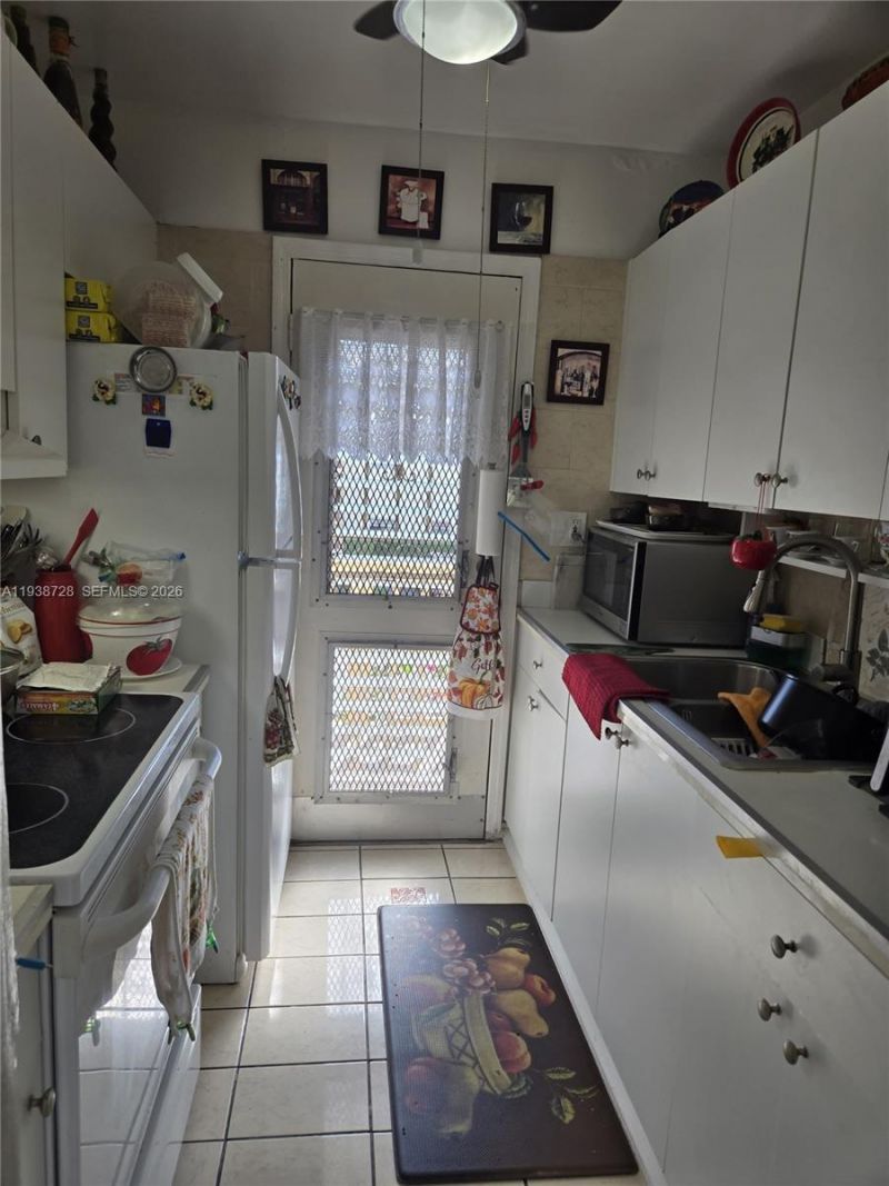 16801 NE 13th Ave, Unit 210, Miami, FL 33162 Photo