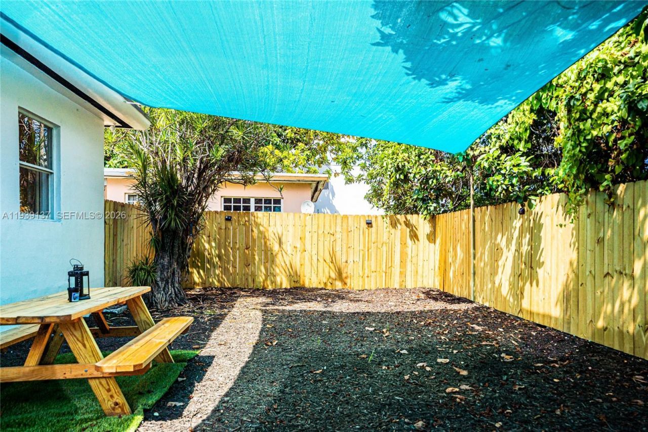 7031 NW 6th Ct, Miami, FL 33150 Photo