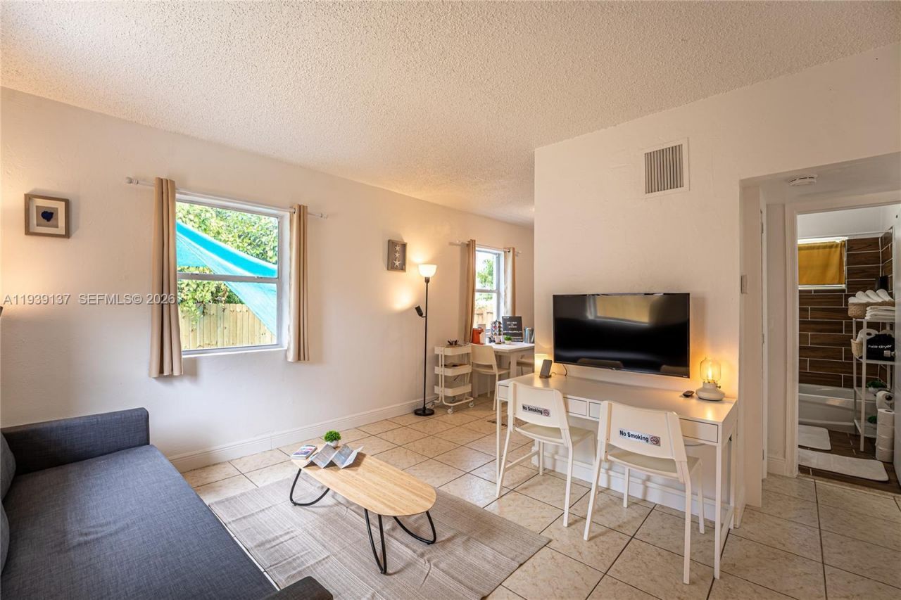 7031 NW 6th Ct, Miami, FL 33150 Photo