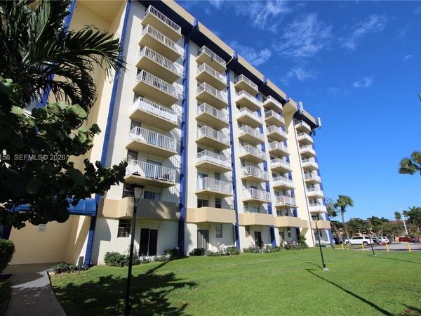 4550 NW 9th St, Unit 611E, Miami, FL 33126