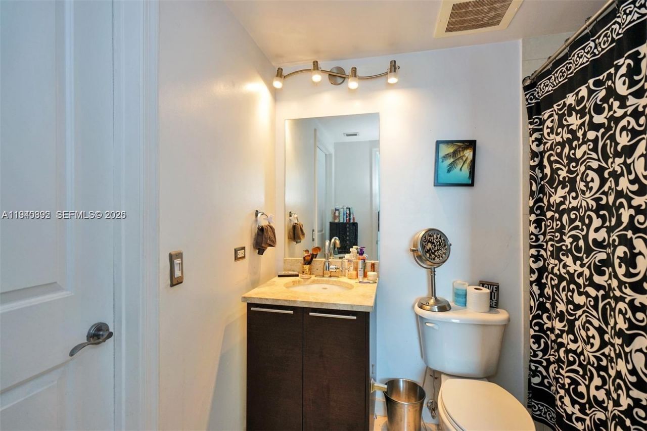 480 NE 30th St, Unit 1403, Miami, FL 33137 Photo