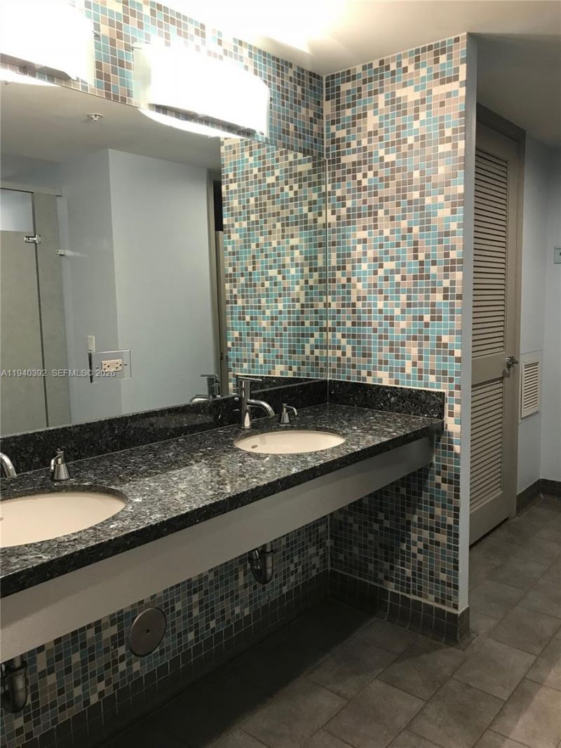 480 NE 30th St, Unit 1403, Miami, FL 33137 Photo