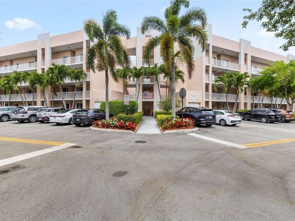 2541 N Nob Hill Rd, Unit 309, Sunrise, FL 33322