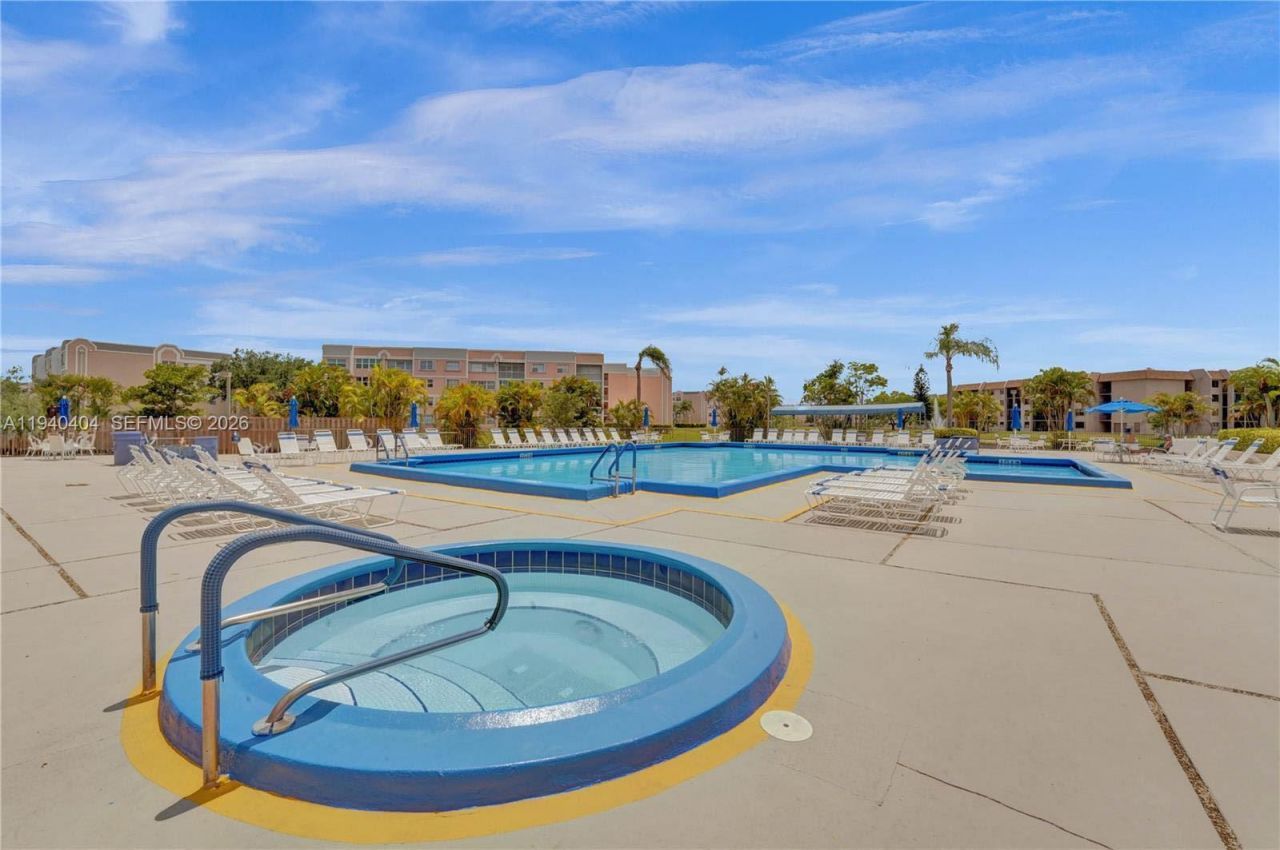 2541 N Nob Hill Rd, Unit 309, Sunrise, FL 33322 Photo