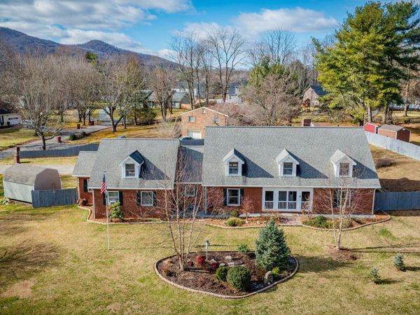 3320 Martindale Drive, Johnson City, TN 37601