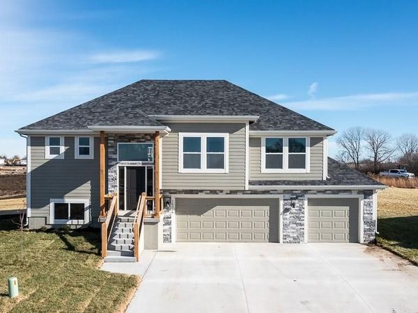 15624 Sheridan Court, Basehor, KS 66007