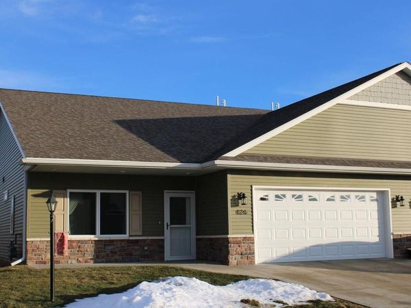 826 Prairie GARDENS, unit 25, Kewaskum, WI 53040