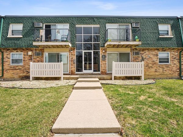 10041 S Walnut Terrace, Unit 31-307, Palos Hills, IL 60465
