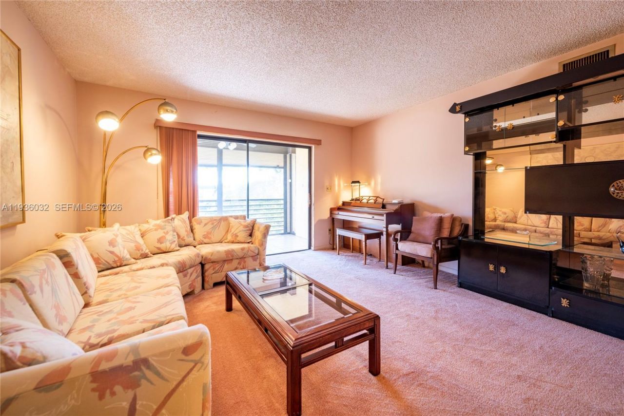 4970 E Sabal Palm Blvd, Unit 405, Tamarac, FL 33319 Photo