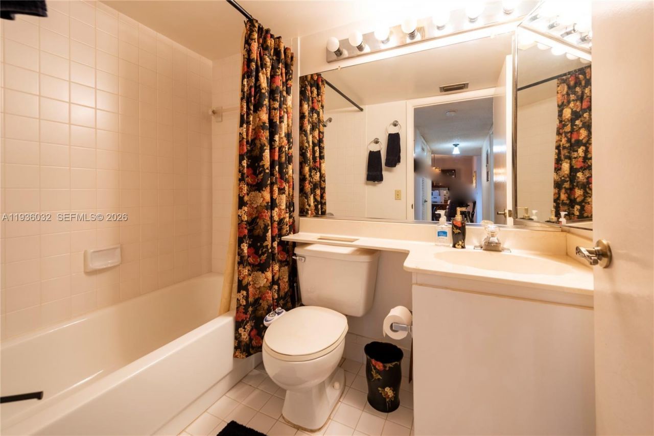 4970 E Sabal Palm Blvd, Unit 405, Tamarac, FL 33319 Photo