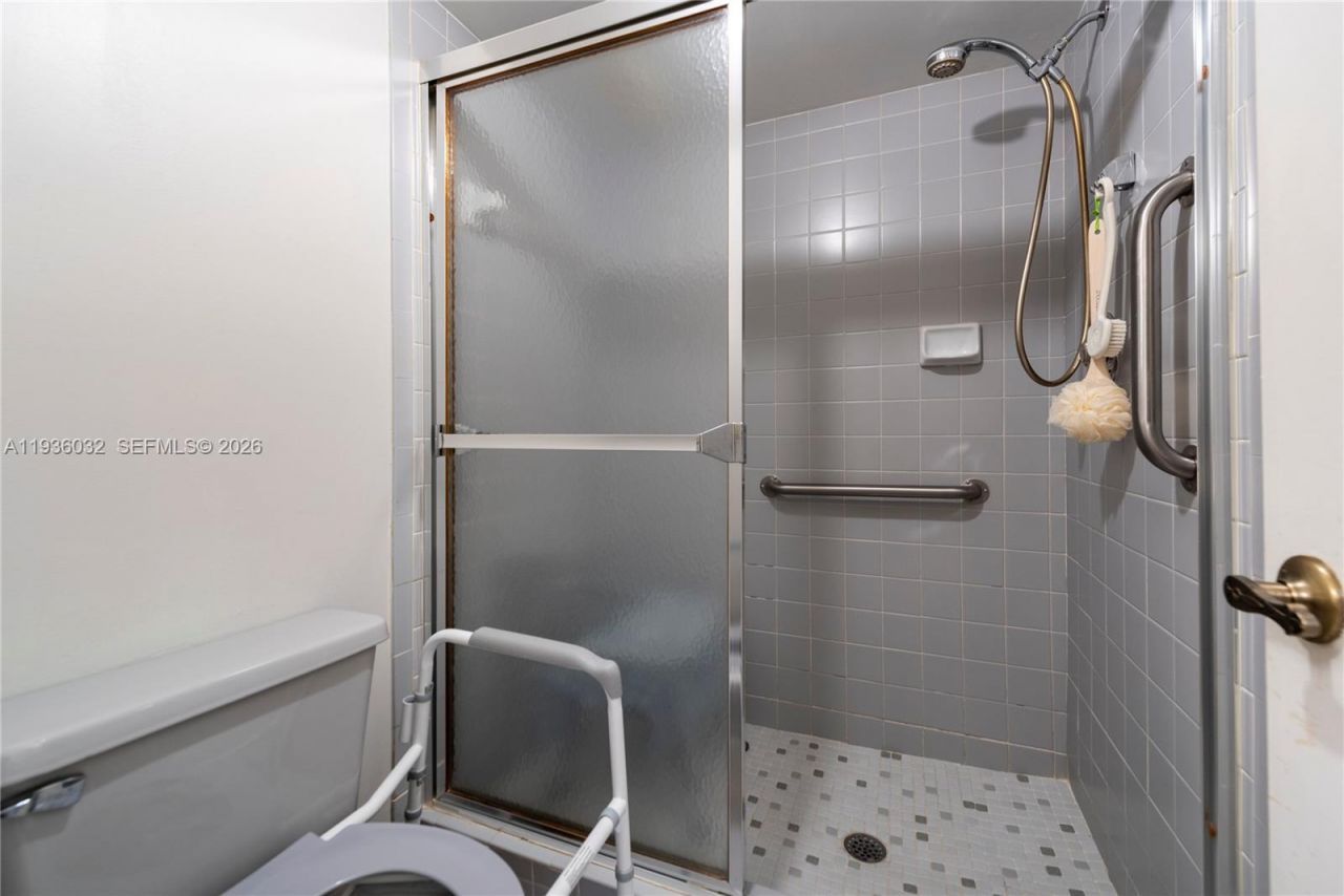 4970 E Sabal Palm Blvd, Unit 405, Tamarac, FL 33319 Photo