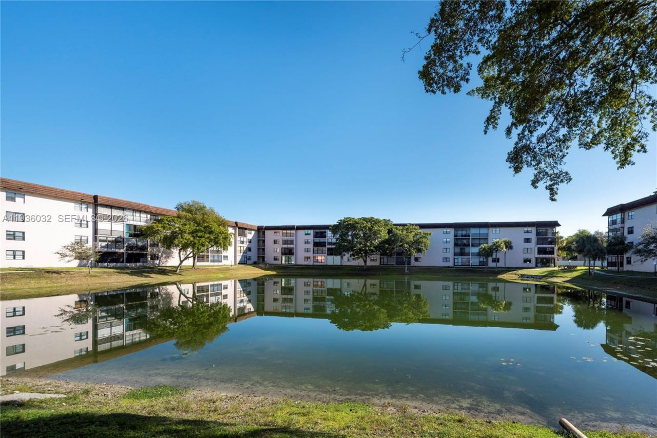 4970 E Sabal Palm Blvd, Unit 405, Tamarac, FL 33319 Photo