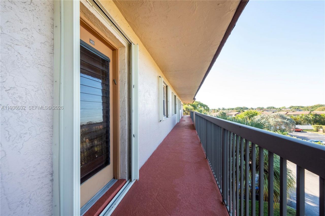 4970 E Sabal Palm Blvd, Unit 405, Tamarac, FL 33319 Photo